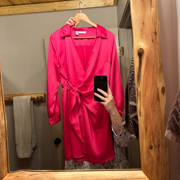 Sincerely Jules Hot Pink Silky Wrap / Tie Dress Size Large, High Quality, Preppy - Picture 9 of 10